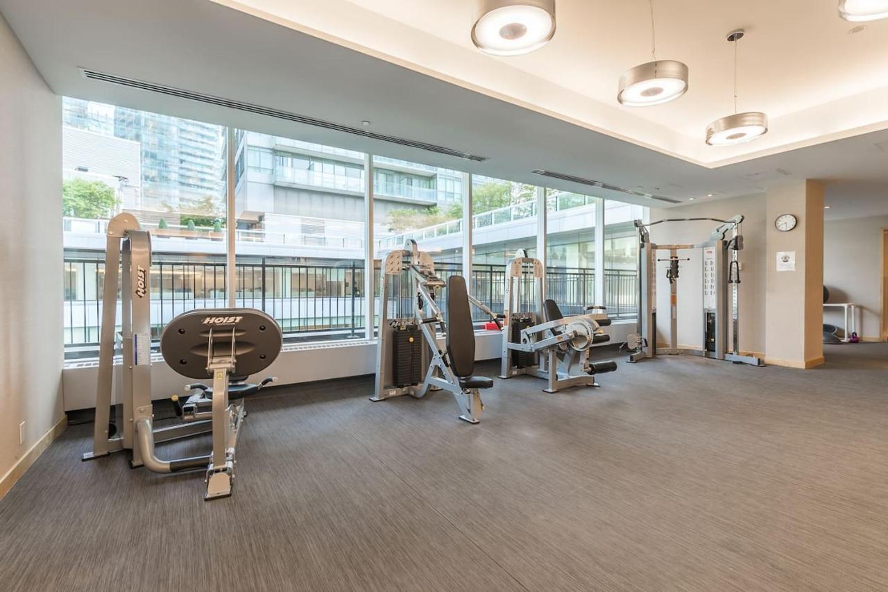 Gorgeous 1Br W/Parking Across The Scotiabank Arena Apartamento Toronto Exterior foto